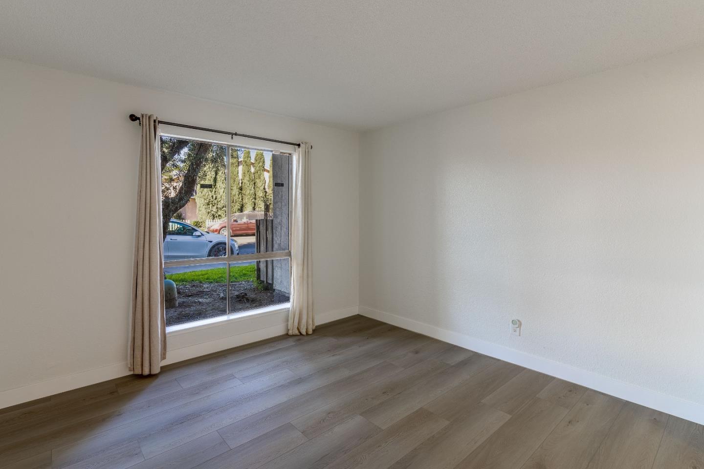 Detail Gallery Image 6 of 20 For 3819 7 Trees Blvd #101,  San Jose,  CA 95111 - 2 Beds | 1 Baths