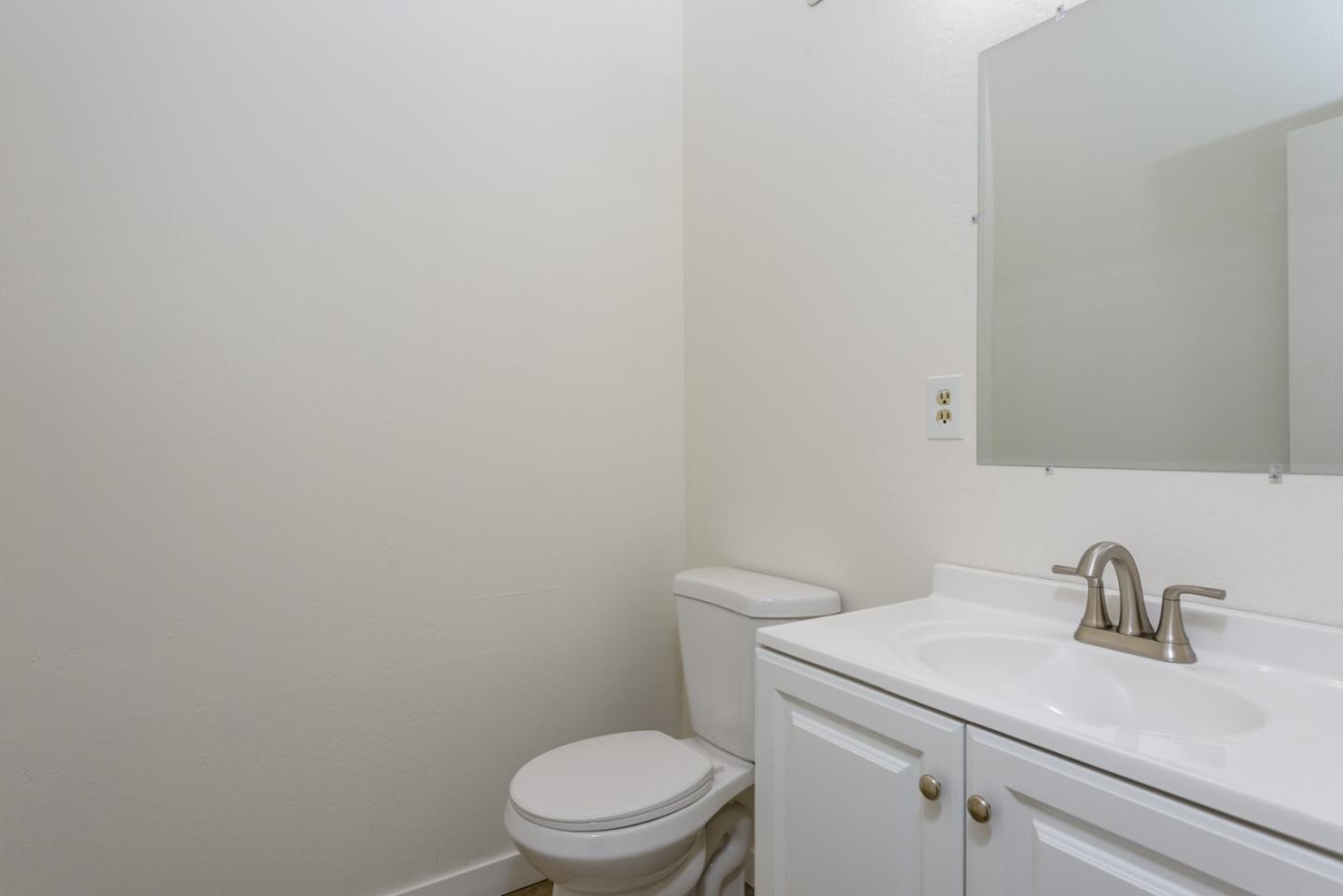 Detail Gallery Image 6 of 15 For 711 Hurlingame Ave, Redwood City,  CA 94063 - – Beds | – Baths