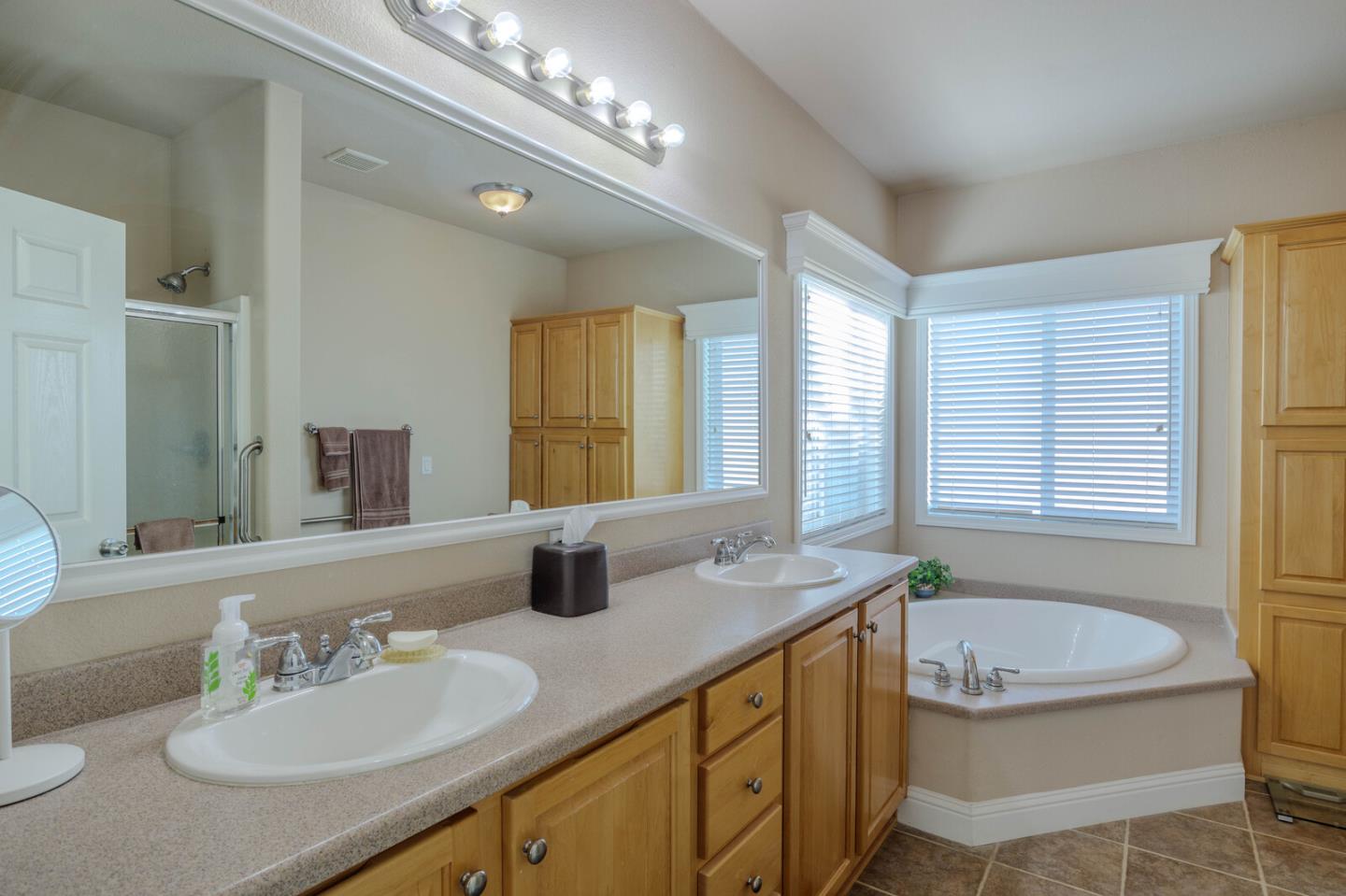 Detail Gallery Image 16 of 36 For 275 Burnett Ave #65,  Morgan Hill,  CA 95037 - 3 Beds | 2 Baths