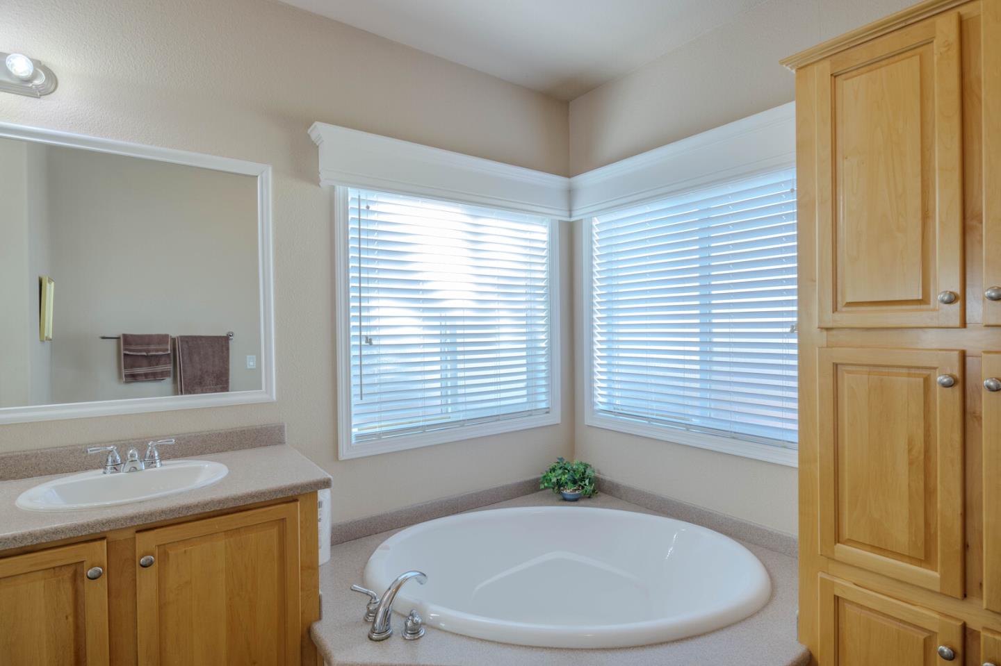 Detail Gallery Image 18 of 36 For 275 Burnett Ave #65,  Morgan Hill,  CA 95037 - 3 Beds | 2 Baths