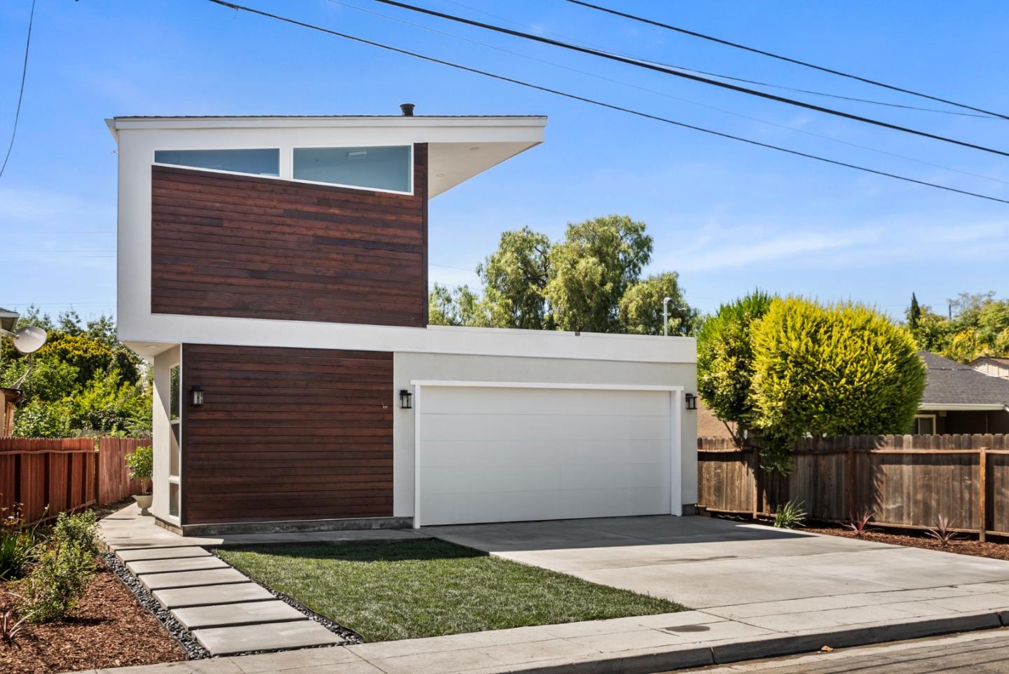 Detail Gallery Image 1 of 22 For 1105 Hollyburne Ave, Menlo Park,  CA 94025 - 3 Beds | 2/1 Baths