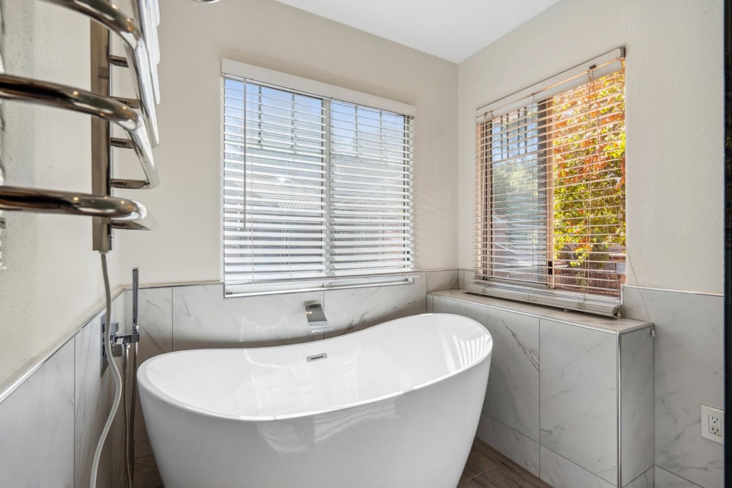 Detail Gallery Image 34 of 45 For 121 Gladys Ave, Mountain View,  CA 94043 - 3 Beds | 2/1 Baths