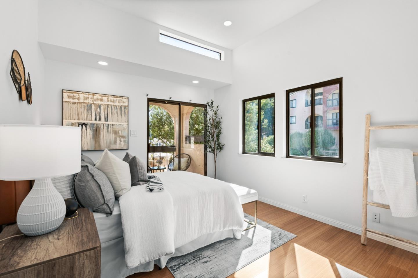 Detail Gallery Image 34 of 63 For 1 Elm St #106,  San Carlos,  CA 94070 - 2 Beds | 2/1 Baths