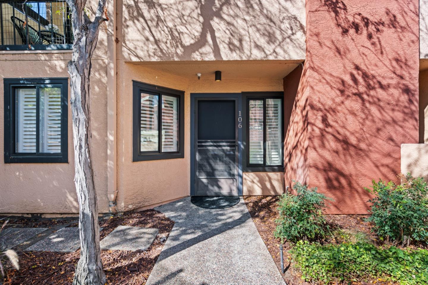 Detail Gallery Image 41 of 63 For 1 Elm St #106,  San Carlos,  CA 94070 - 2 Beds | 2/1 Baths