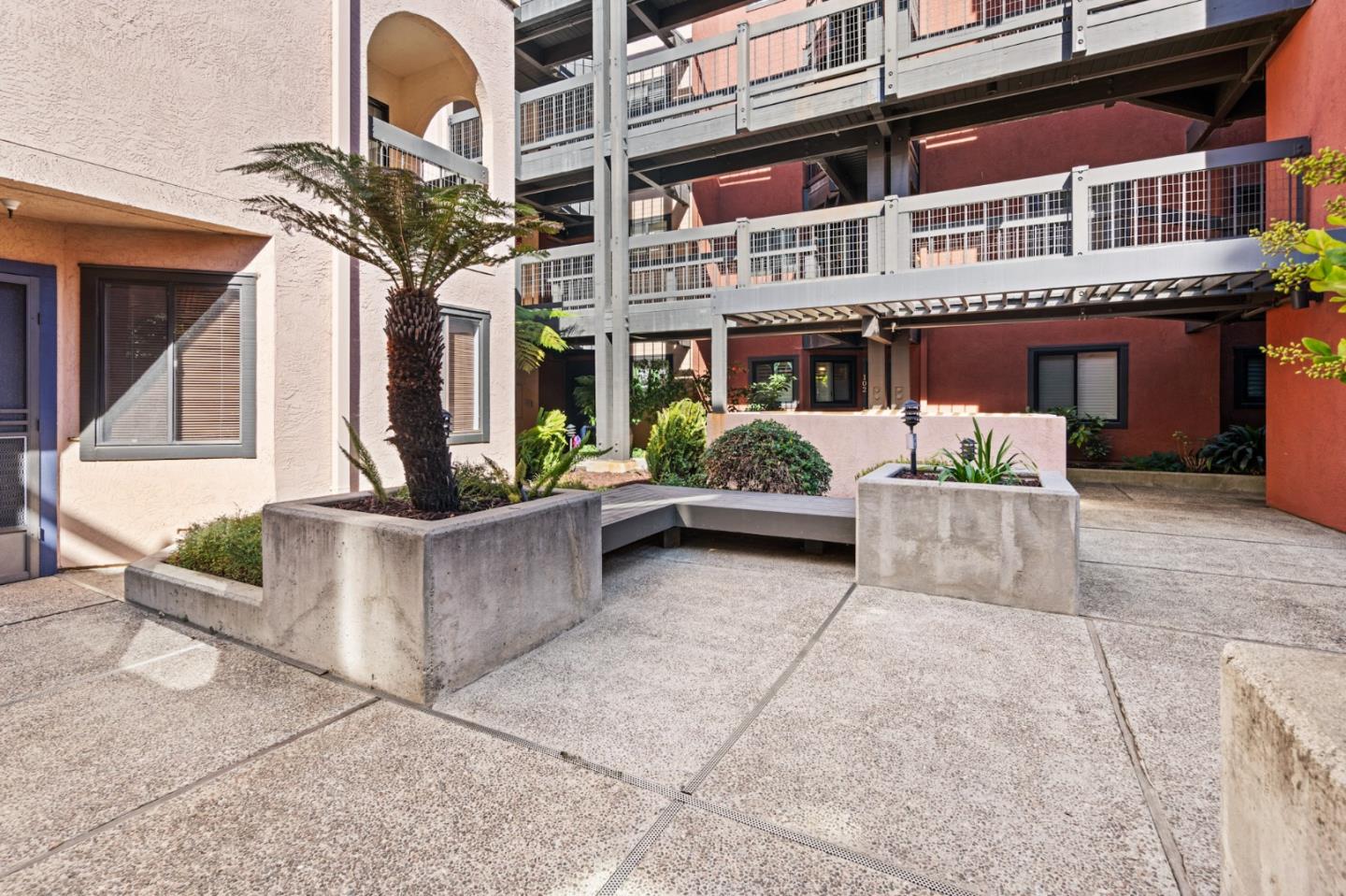 Detail Gallery Image 45 of 63 For 1 Elm St #106,  San Carlos,  CA 94070 - 2 Beds | 2/1 Baths