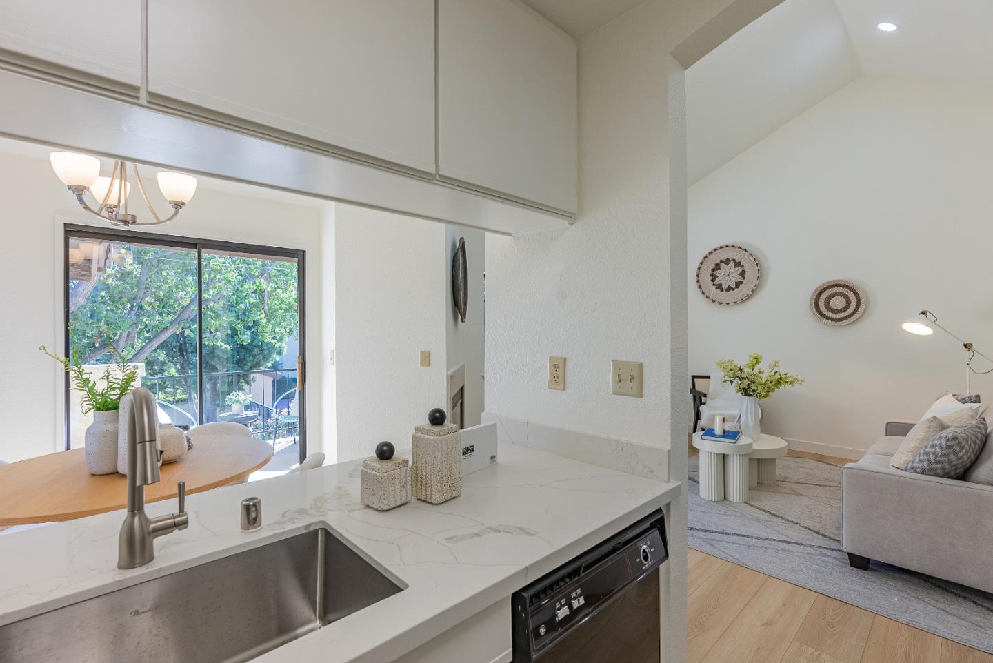 Detail Gallery Image 8 of 22 For 26 Washington Square Dr, Milpitas,  CA 95035 - 2 Beds | 2 Baths