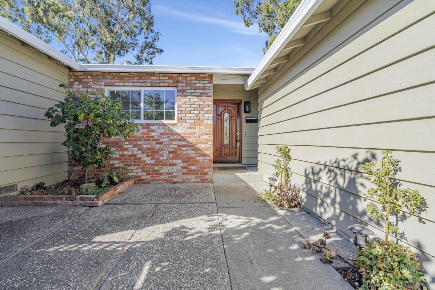 Detail Gallery Image 3 of 34 For 42651 Ravensbourne Park St, Fremont,  CA 94538 - 4 Beds | 2 Baths