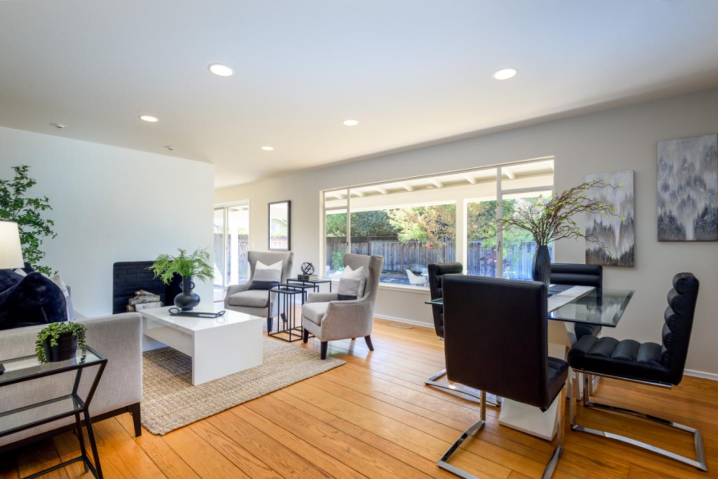 Detail Gallery Image 10 of 22 For 20 Vasilakos Way, Menlo Park,  CA 94025 - 3 Beds | 2/1 Baths