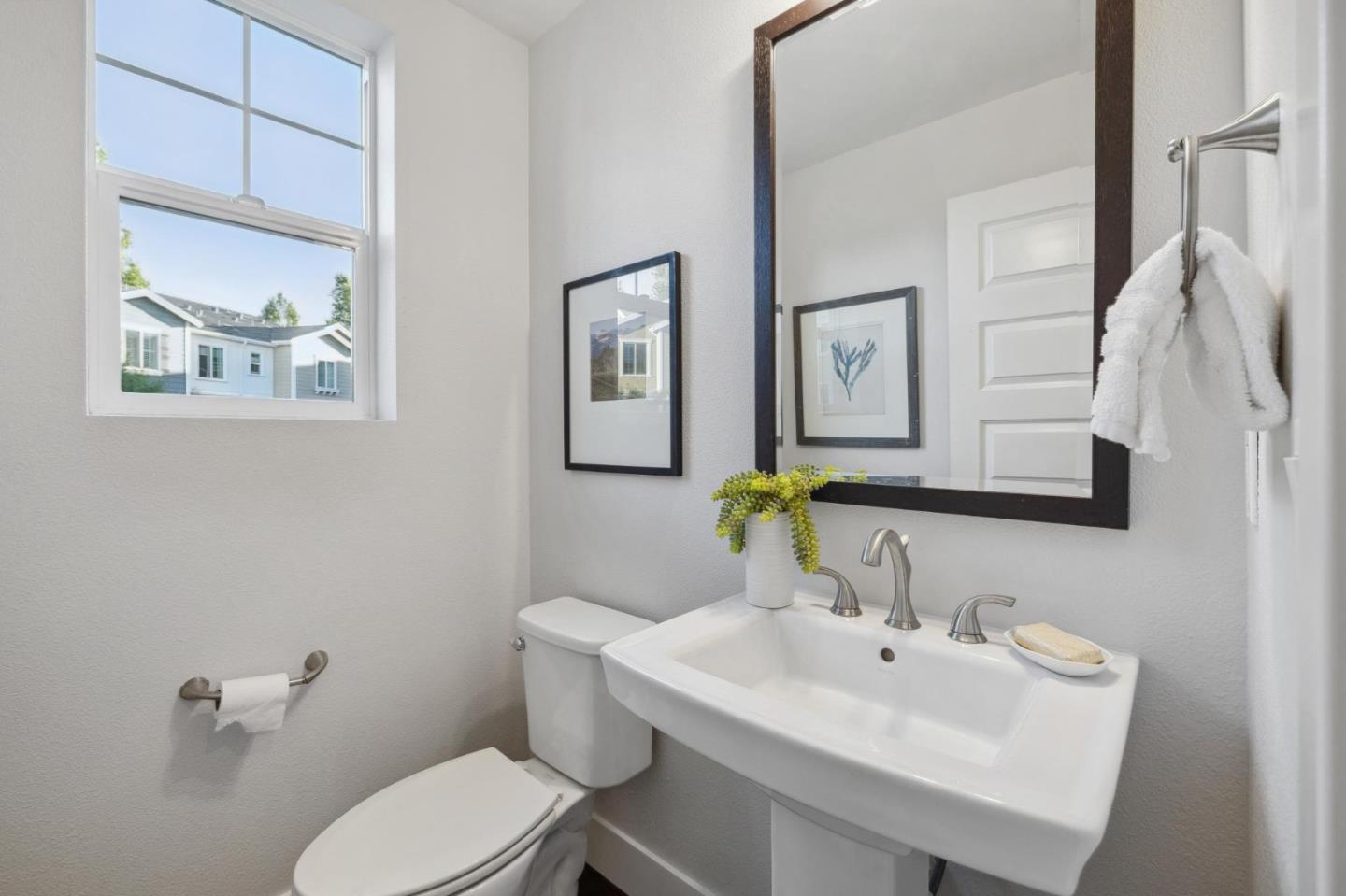 Detail Gallery Image 20 of 59 For 423 Burns Ln, San Mateo,  CA 94403 - 2 Beds | 2/1 Baths