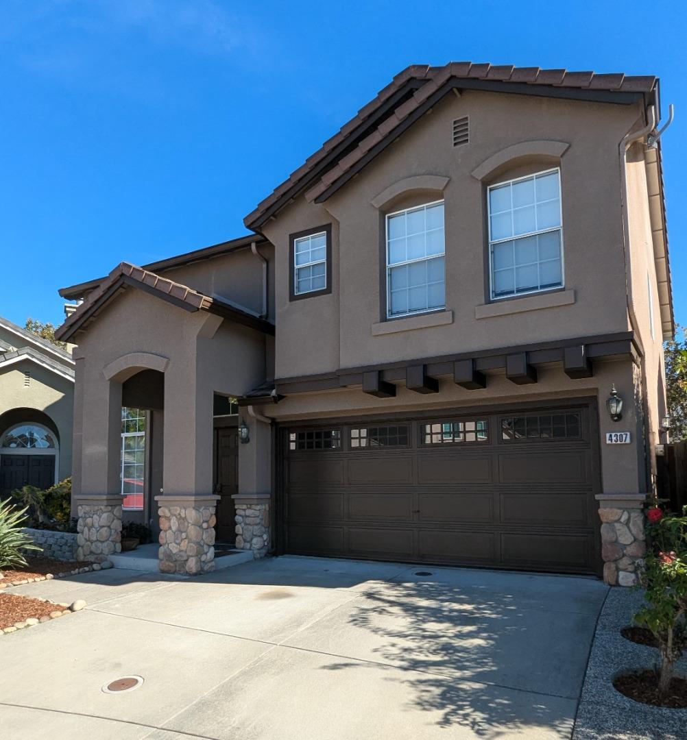 Detail Gallery Image 1 of 22 For 4307 Verdigris Cir, San Jose,  CA 95134 - 3 Beds | 2/1 Baths