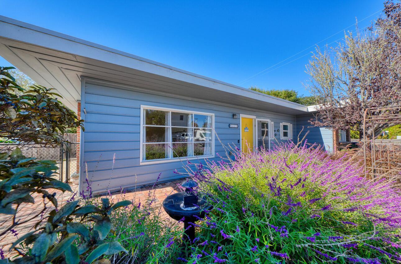 Detail Gallery Image 1 of 23 For 1425 47th Ave, Capitola,  CA 95010 - 2 Beds | 1 Baths