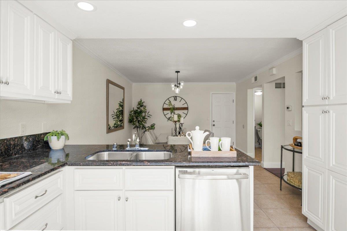 Detail Gallery Image 14 of 35 For 6669 Tradition Ct, San Jose,  CA 95120 - 3 Beds | 2/1 Baths