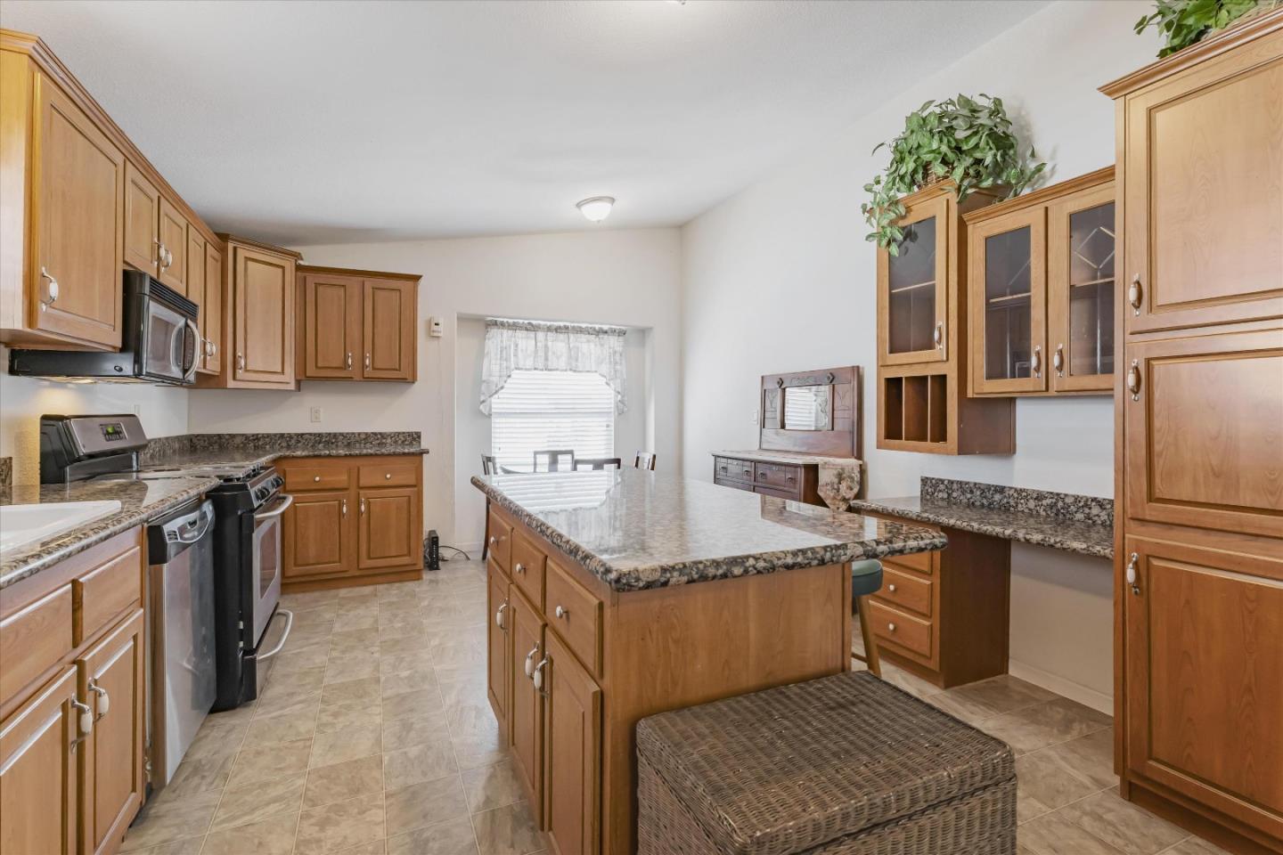 Detail Gallery Image 13 of 41 For 195 Blossom Hill Rd #220,  San Jose,  CA 95123 - 3 Beds | 2 Baths