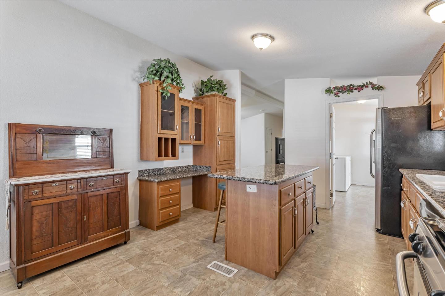 Detail Gallery Image 14 of 41 For 195 Blossom Hill Rd #220,  San Jose,  CA 95123 - 3 Beds | 2 Baths