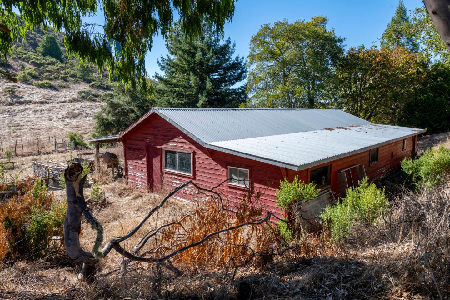 Detail Gallery Image 36 of 47 For 19600 Skyline Blvd, Woodside,  CA 94062 - 4 Beds | 3/1 Baths