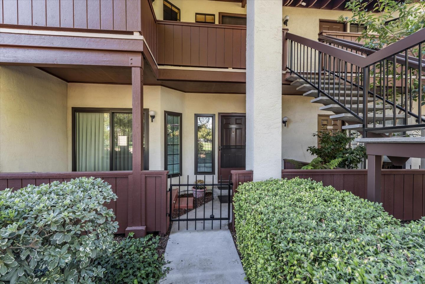 Detail Gallery Image 1 of 24 For 436 Costa Mesa Ter #C,  Sunnyvale,  CA 94085 - 2 Beds | 1 Baths