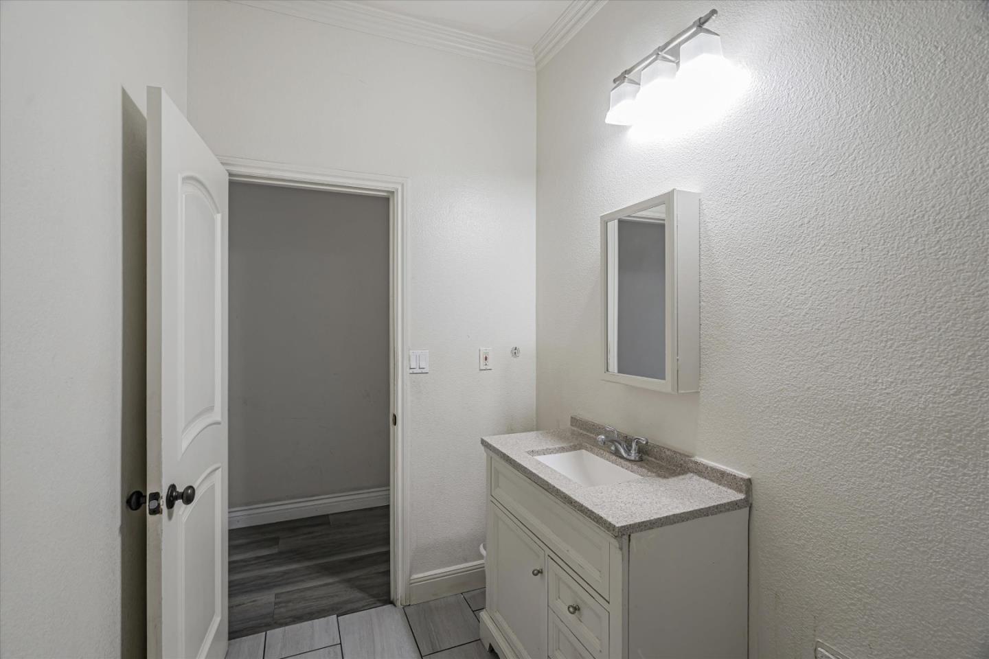 Detail Gallery Image 19 of 31 For 1094 S 2nd St, San Jose,  CA 95112 - 3 Beds | 1 Baths