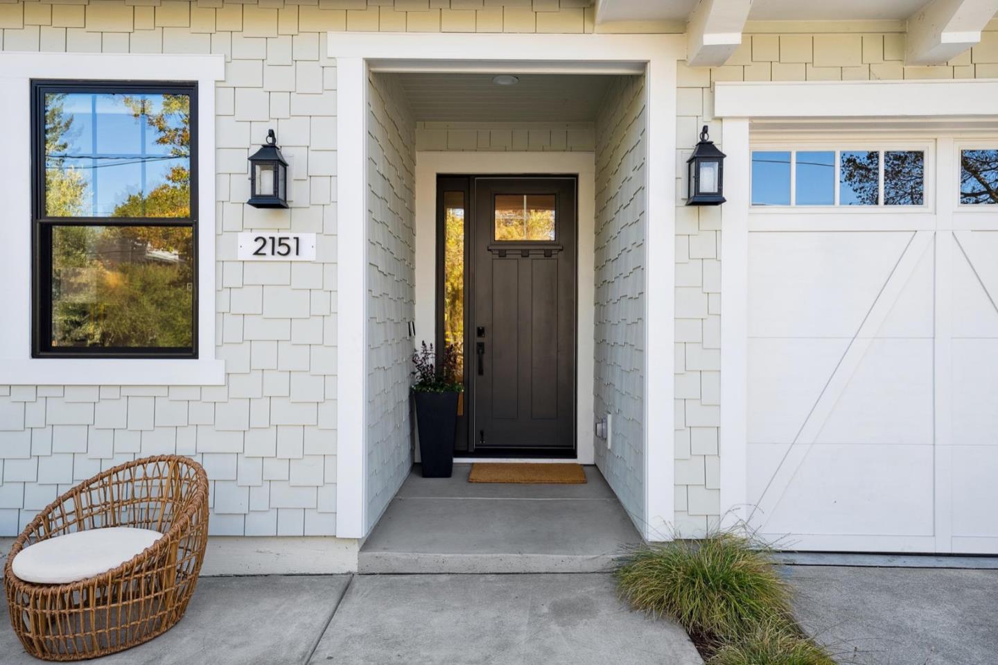 Detail Gallery Image 3 of 44 For 2151 Valparaiso Ave, Menlo Park,  CA 94025 - 5 Beds | 4/1 Baths