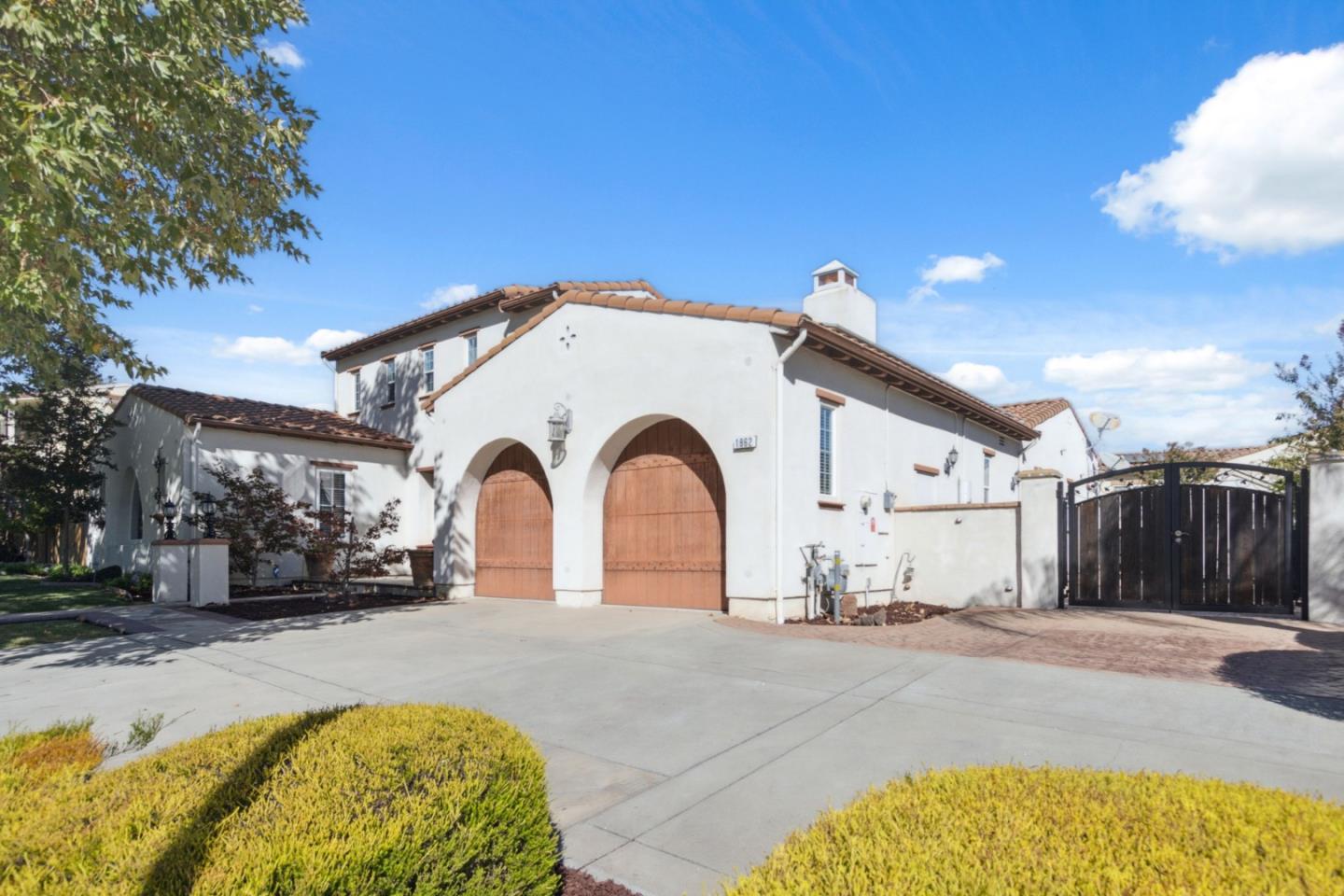 Detail Gallery Image 7 of 81 For 1862 Club Dr, Gilroy,  CA 95020 - 5 Beds | 4/1 Baths