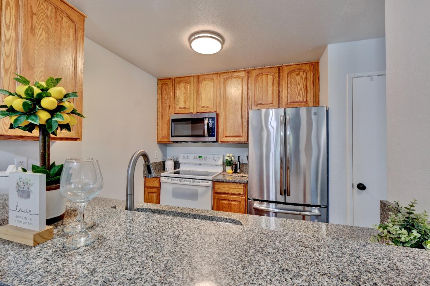 Detail Gallery Image 7 of 24 For 2201 the Alameda #20,  Santa Clara,  CA 95050 - 2 Beds | 1/1 Baths