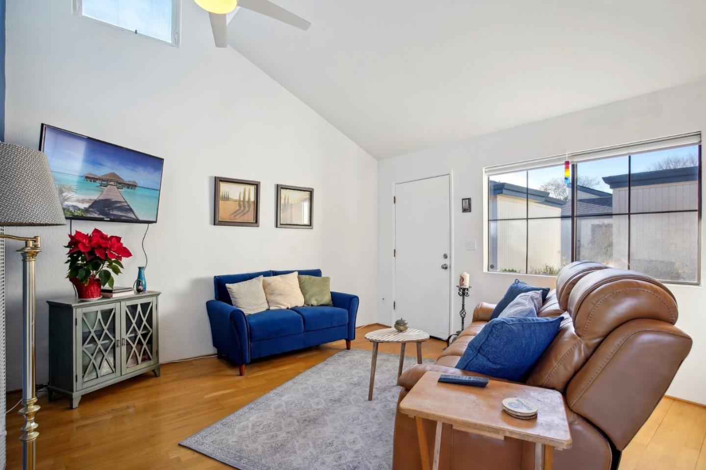 Detail Gallery Image 2 of 30 For 2286 7th Ave, Santa Cruz,  CA 95062 - 1 Beds | 1 Baths
