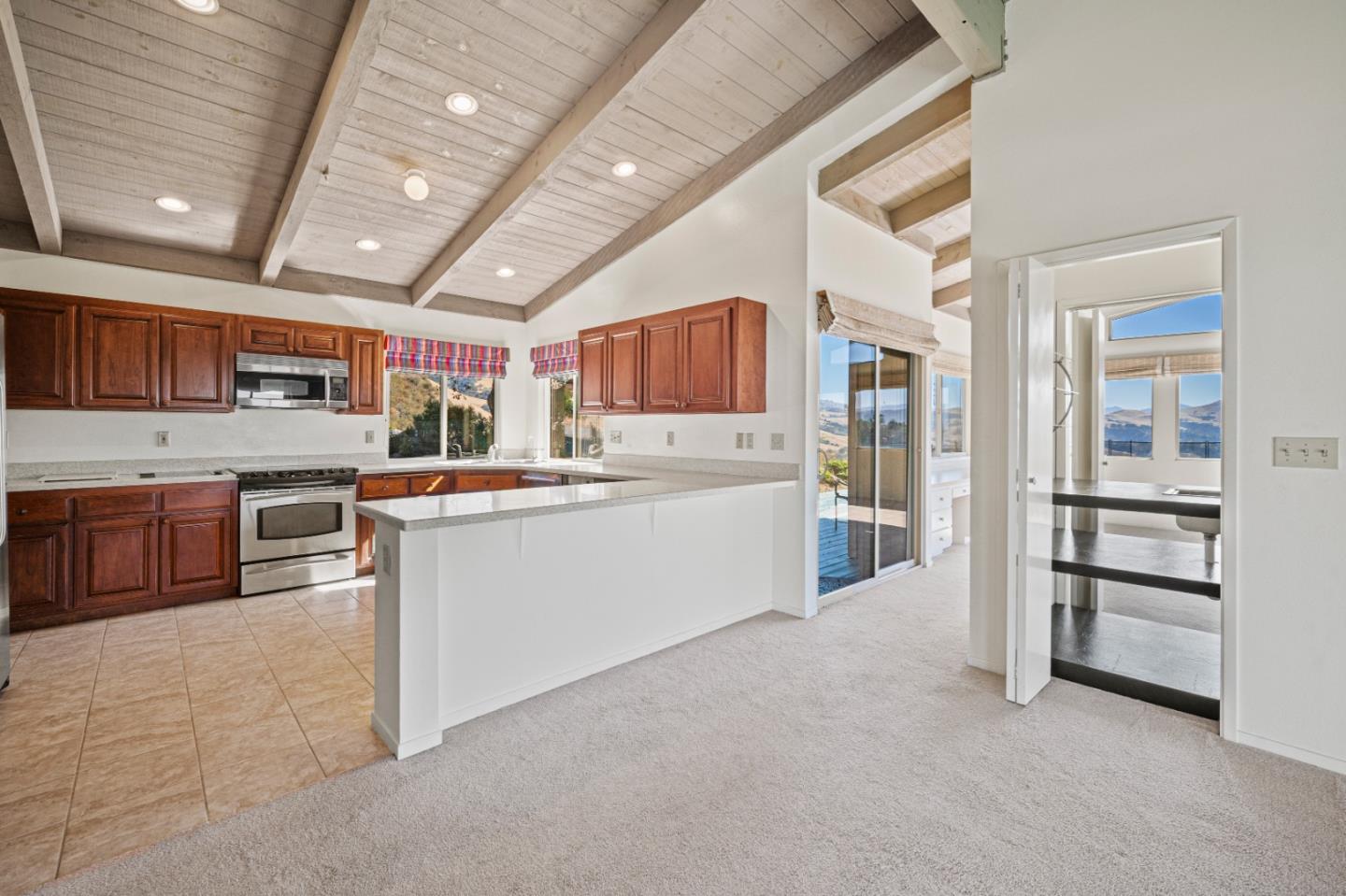 Detail Gallery Image 14 of 50 For 399 San Benancio Rd, Salinas,  CA 93908 - 3 Beds | 2 Baths