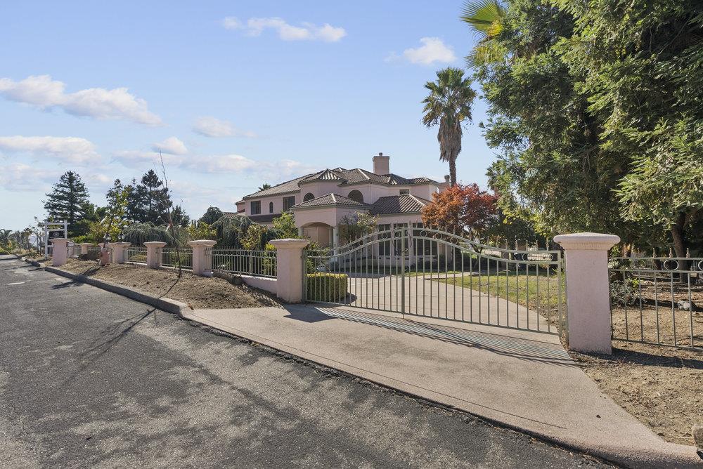 Detail Gallery Image 3 of 95 For 971 Calaveras Ridge Dr, Milpitas,  CA 95035 - 6 Beds | 5/1 Baths