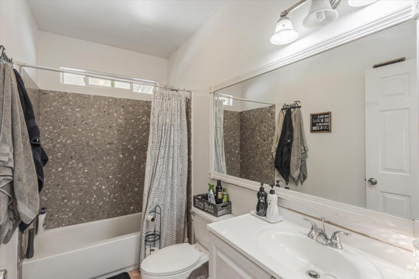 Detail Gallery Image 12 of 16 For 28147 Murcia St #324,  Hayward,  CA 94544 - 3 Beds | 2 Baths