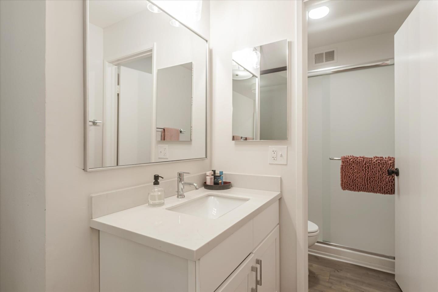 Detail Gallery Image 22 of 33 For 3334 Brittan Ave #9,  San Carlos,  CA 94070 - 2 Beds | 2 Baths