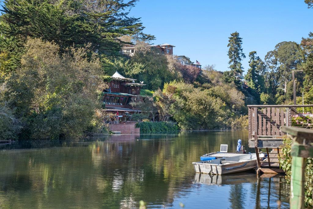 Detail Gallery Image 39 of 46 For 427 Riverview Ave, Capitola,  CA 95010 - 3 Beds | 3 Baths