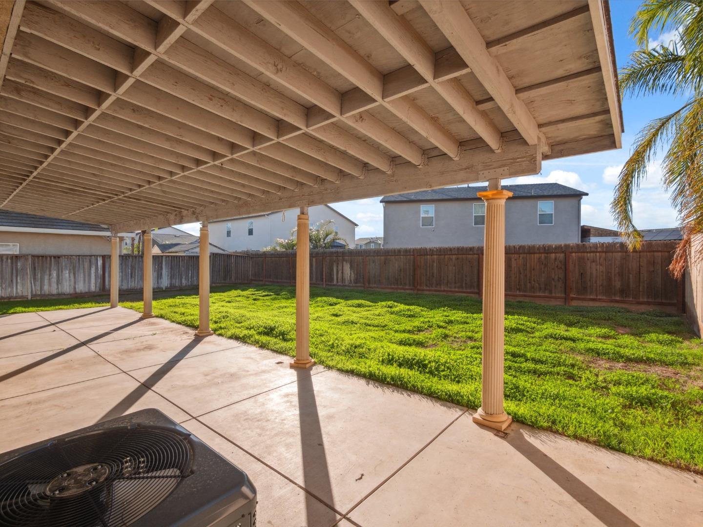 Detail Gallery Image 4 of 30 For 1709 Mills Dr, Los Banos,  CA 93635 - 3 Beds | 2/1 Baths