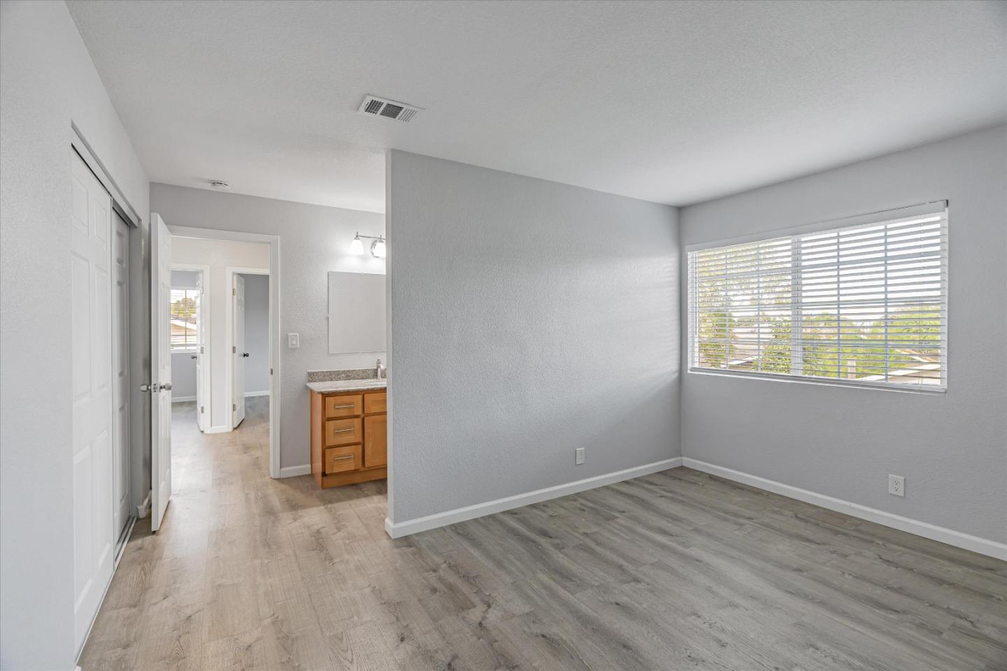 Detail Gallery Image 9 of 17 For 2896 Tuers Rd, San Jose,  CA 95121 - 4 Beds | 2/1 Baths