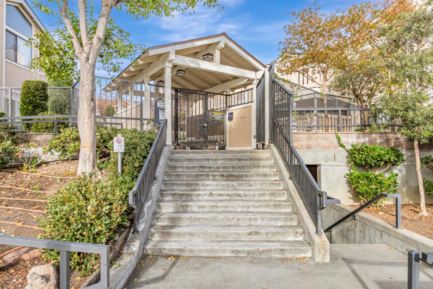 2857 S Bascom Avenue # 101, Campbell, California 95008, 1 Bedroom Bedrooms, ,1 BathroomBathrooms,Residential,For Sale,2857 S Bascom Avenue # 101,ML81985142