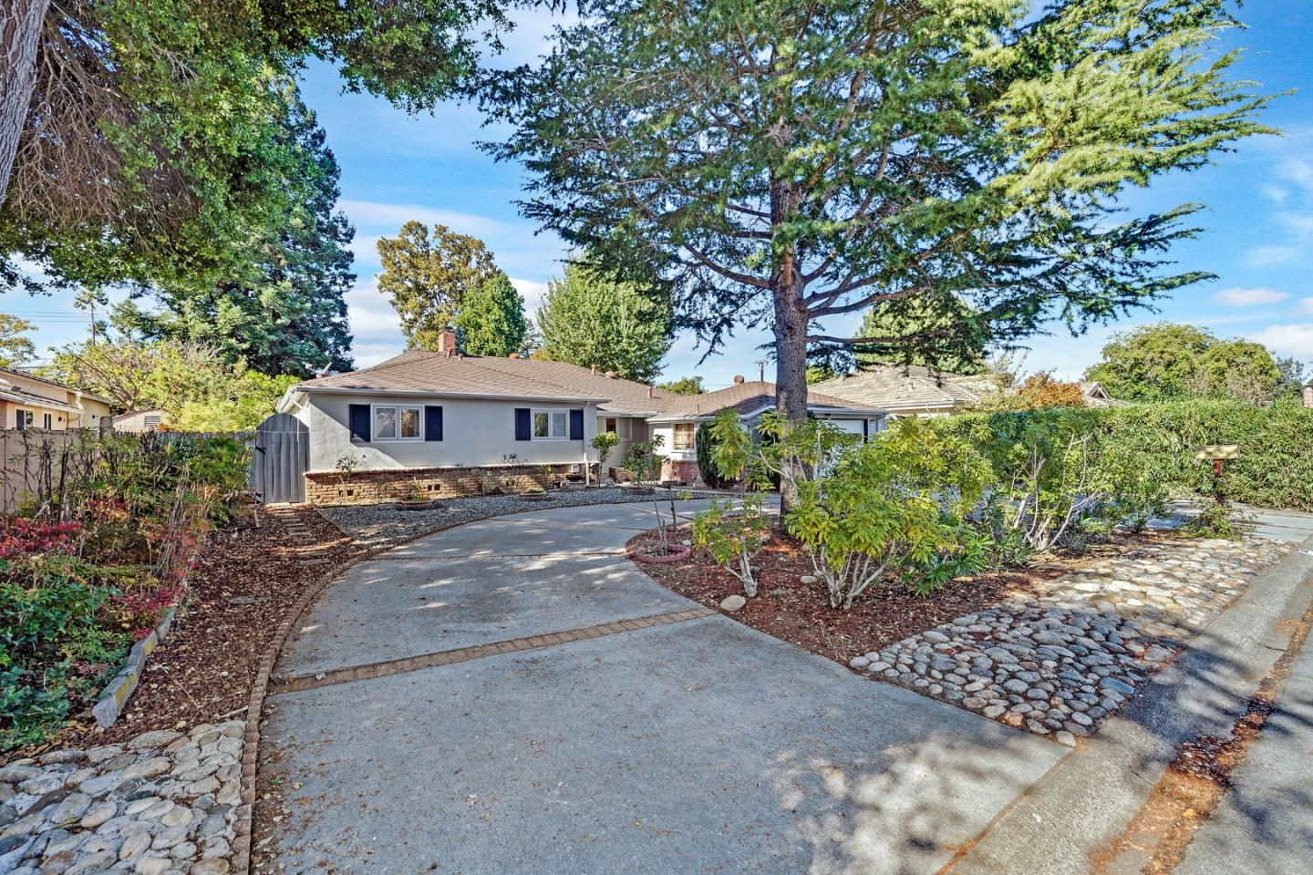 Detail Gallery Image 31 of 43 For 1808 Fallen Leaf Lane, Los Altos,  CA 94024 - 3 Beds | 2/1 Baths