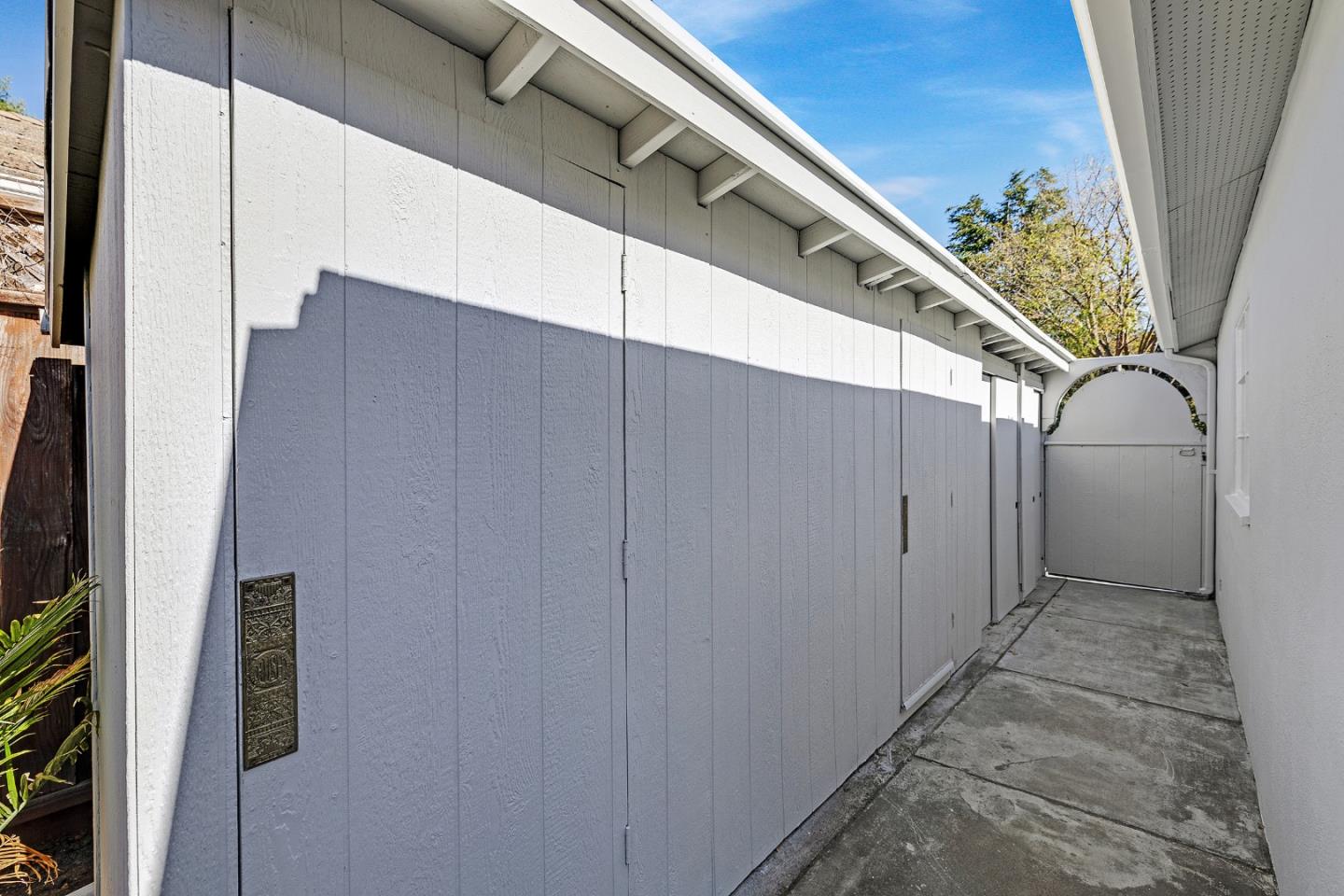 Detail Gallery Image 33 of 43 For 1808 Fallen Leaf Lane, Los Altos,  CA 94024 - 3 Beds | 2/1 Baths