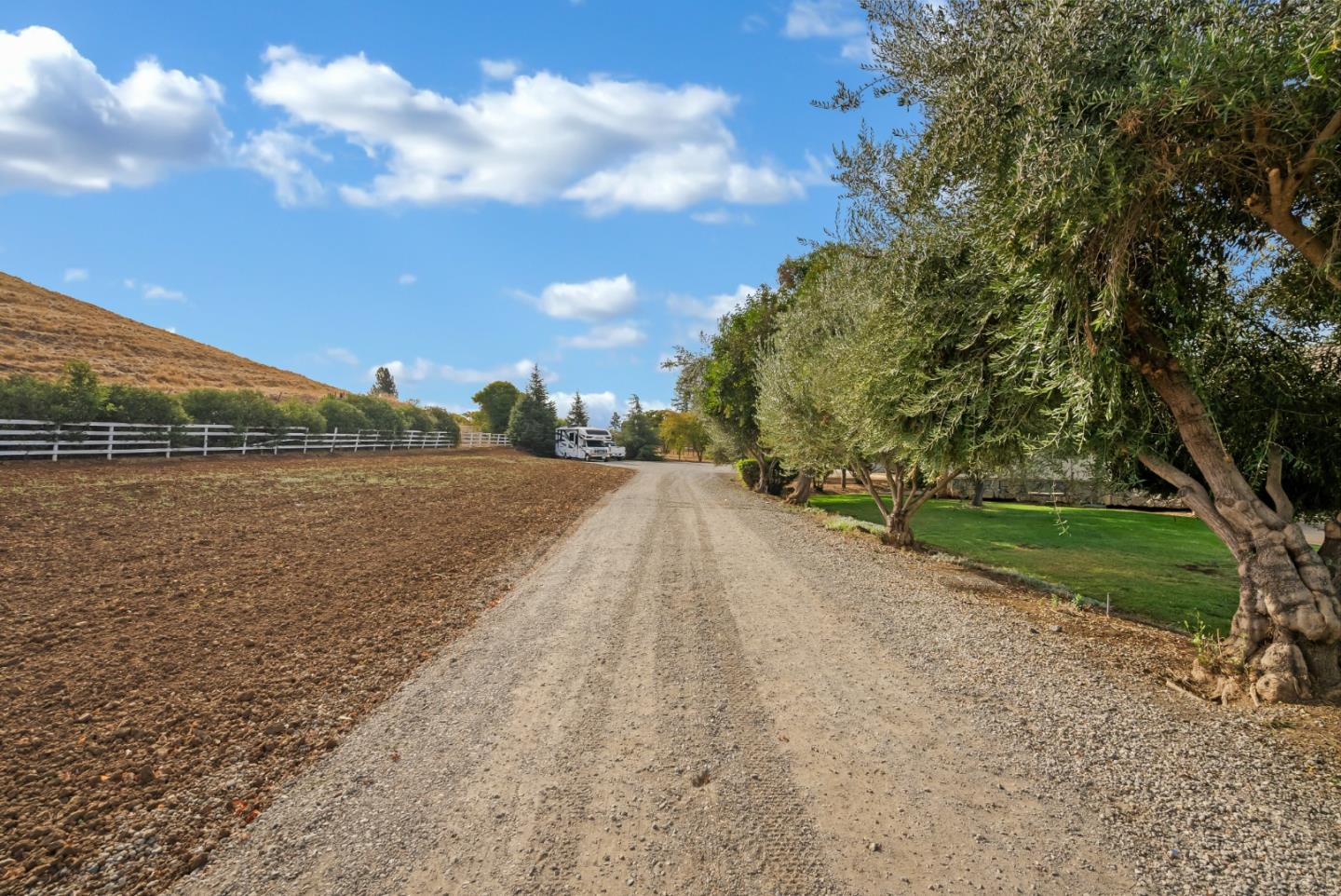 Detail Gallery Image 143 of 158 For 300 Foothill Rd, Hollister,  CA 95023 - 4 Beds | 2/1 Baths