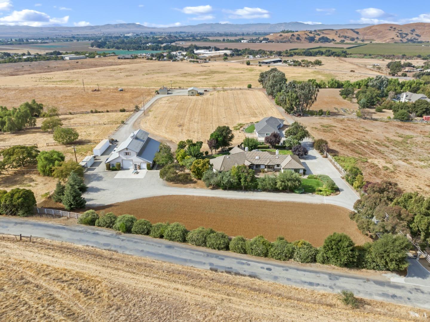 Detail Gallery Image 146 of 158 For 300 Foothill Rd, Hollister,  CA 95023 - 4 Beds | 2/1 Baths