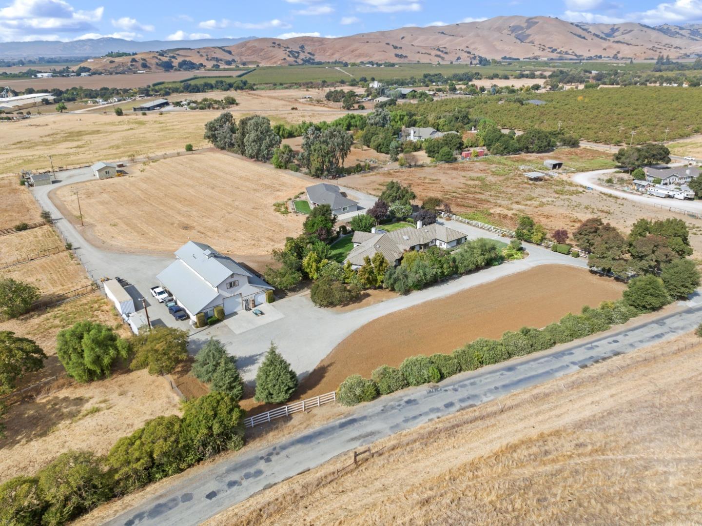 Detail Gallery Image 147 of 158 For 300 Foothill Rd, Hollister,  CA 95023 - 4 Beds | 2/1 Baths