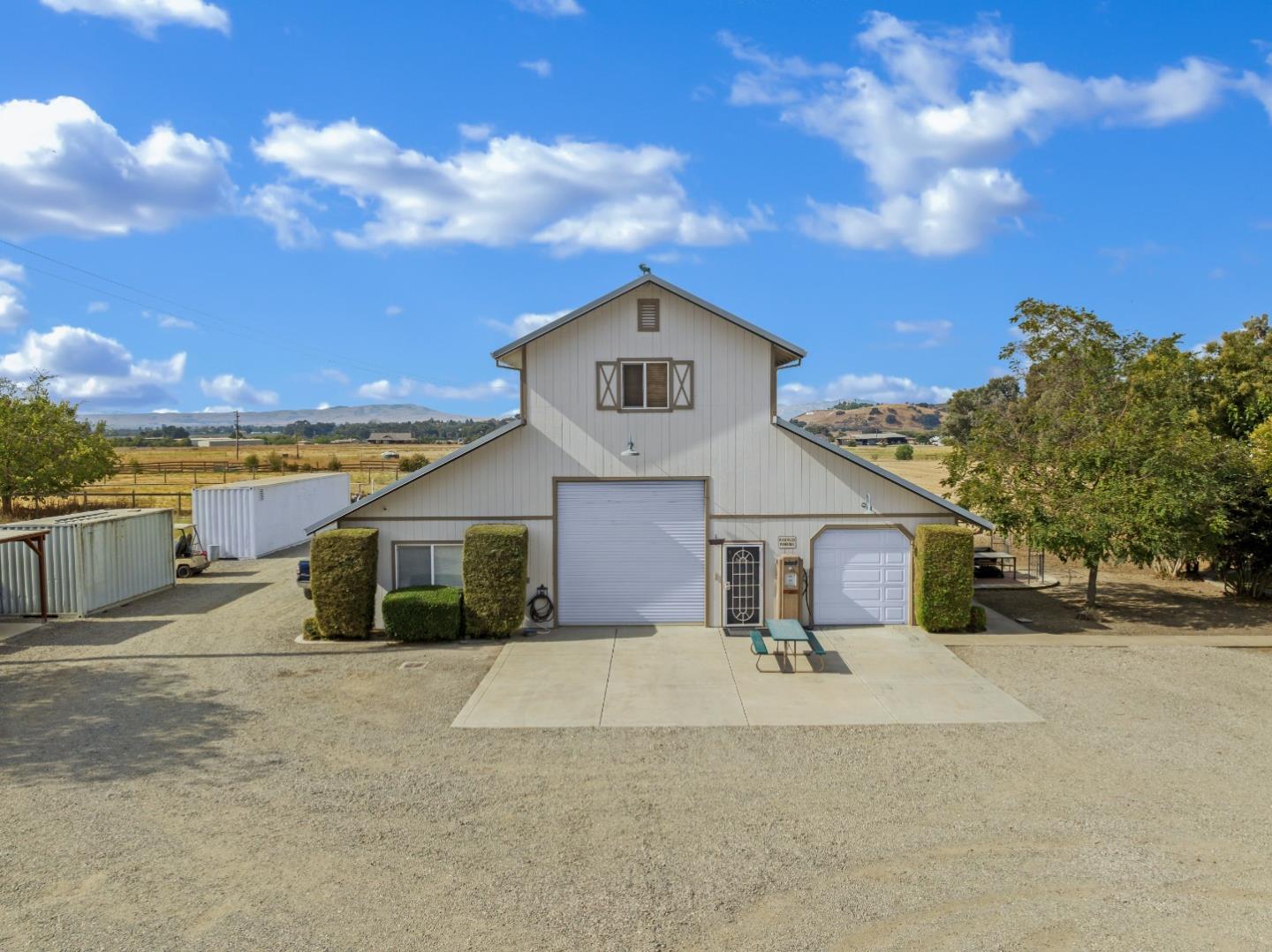 Detail Gallery Image 149 of 158 For 300 Foothill Rd, Hollister,  CA 95023 - 4 Beds | 2/1 Baths