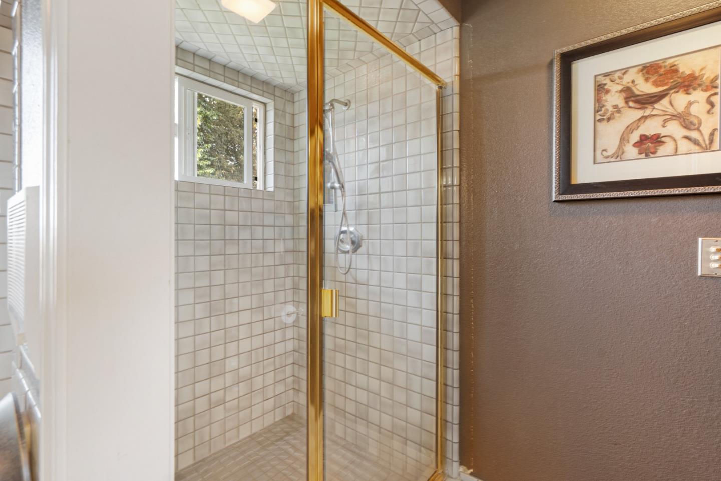 Detail Gallery Image 23 of 158 For 300 Foothill Rd, Hollister,  CA 95023 - 4 Beds | 2/1 Baths