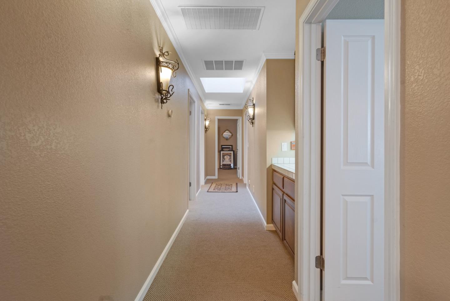 Detail Gallery Image 8 of 158 For 300 Foothill Rd, Hollister,  CA 95023 - 4 Beds | 2/1 Baths