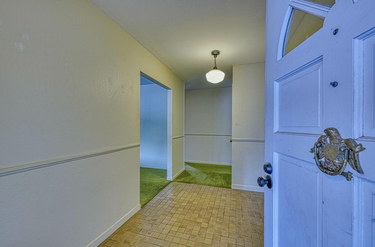 Detail Gallery Image 5 of 36 For 47 Monterey St, San Juan Bautista,  CA 95045 - 3 Beds | 2/1 Baths