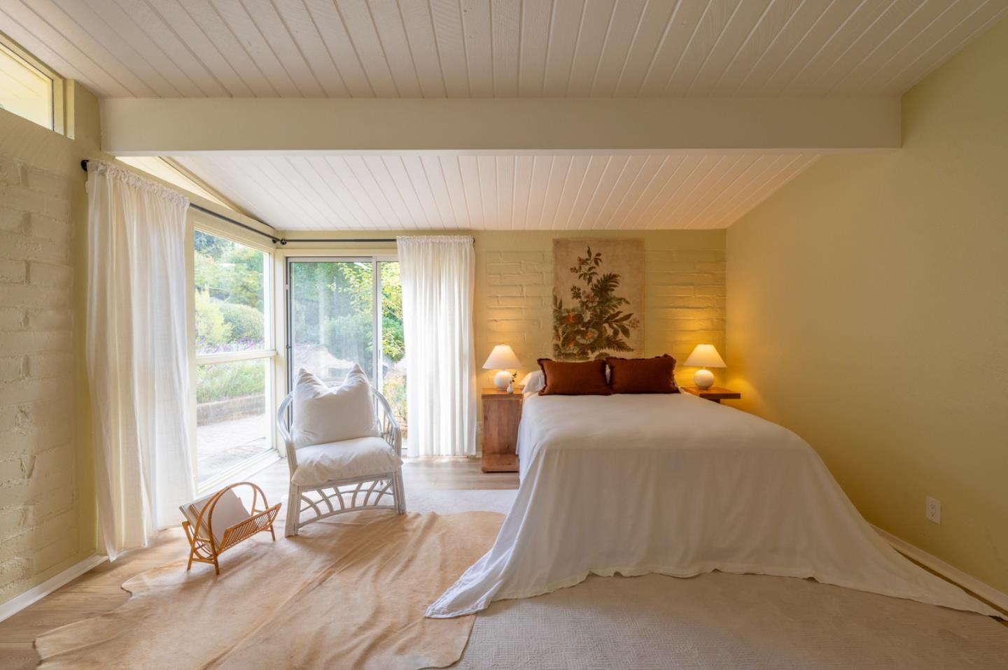 Detail Gallery Image 10 of 21 For 5 Laurel Dr, Carmel Valley,  CA 93924 - 3 Beds | 2 Baths