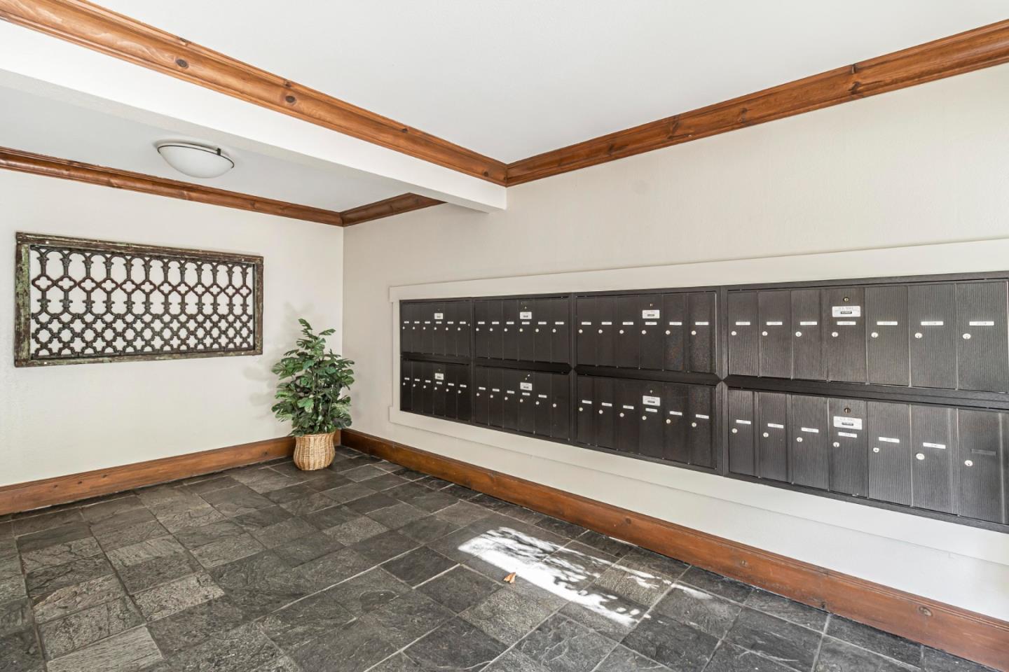 Detail Gallery Image 16 of 19 For 181 Del Medio Ave #305,  Mountain View,  CA 94040 - 1 Beds | 1 Baths