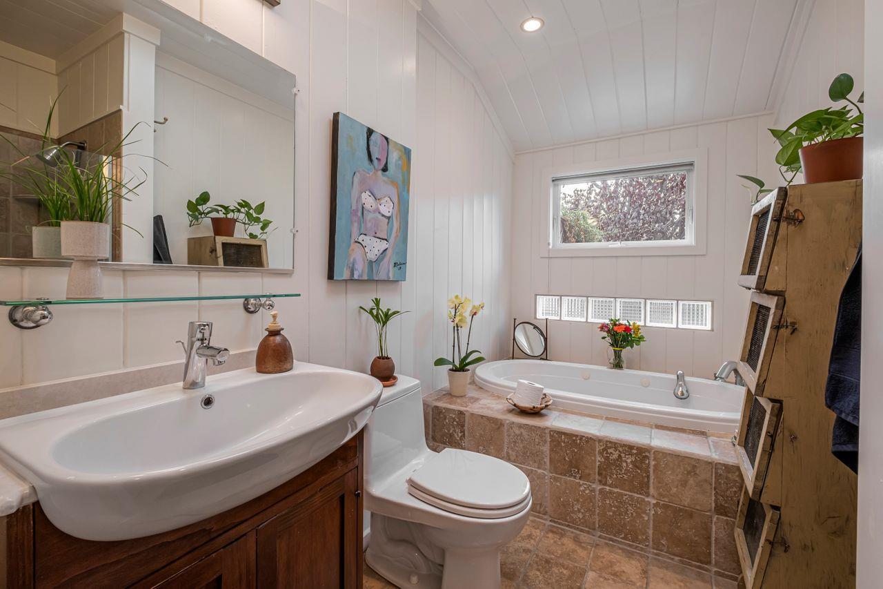 Detail Gallery Image 11 of 41 For 129/131 Berkshire Ave, Santa Cruz,  CA 95060 - – Beds | – Baths