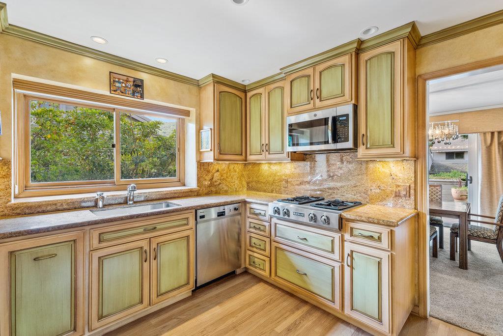 Detail Gallery Image 11 of 38 For 134 White Oaks Ln, Carmel Valley,  CA 93924 - 2 Beds | 2 Baths