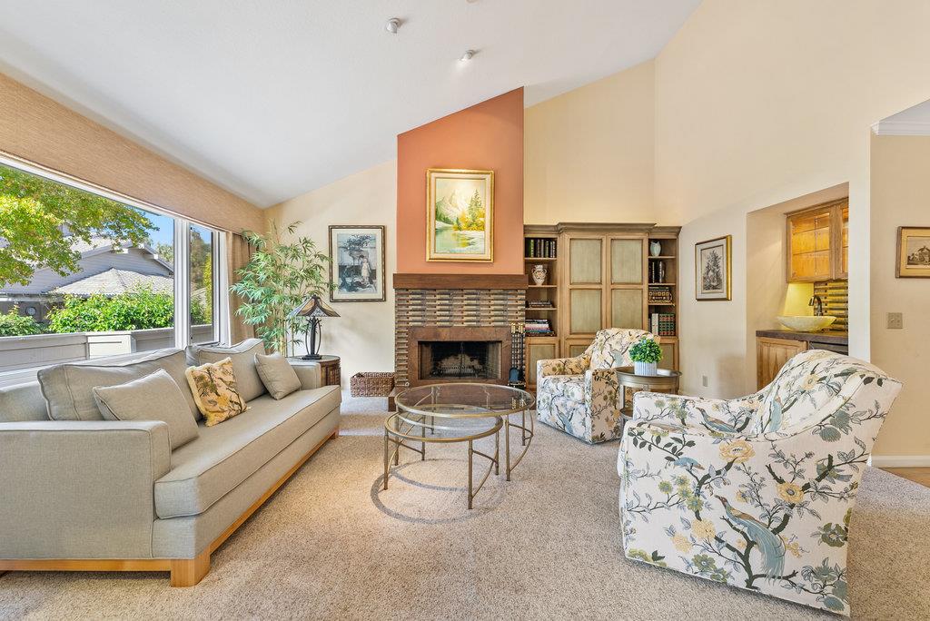 Detail Gallery Image 13 of 38 For 134 White Oaks Ln, Carmel Valley,  CA 93924 - 2 Beds | 2 Baths