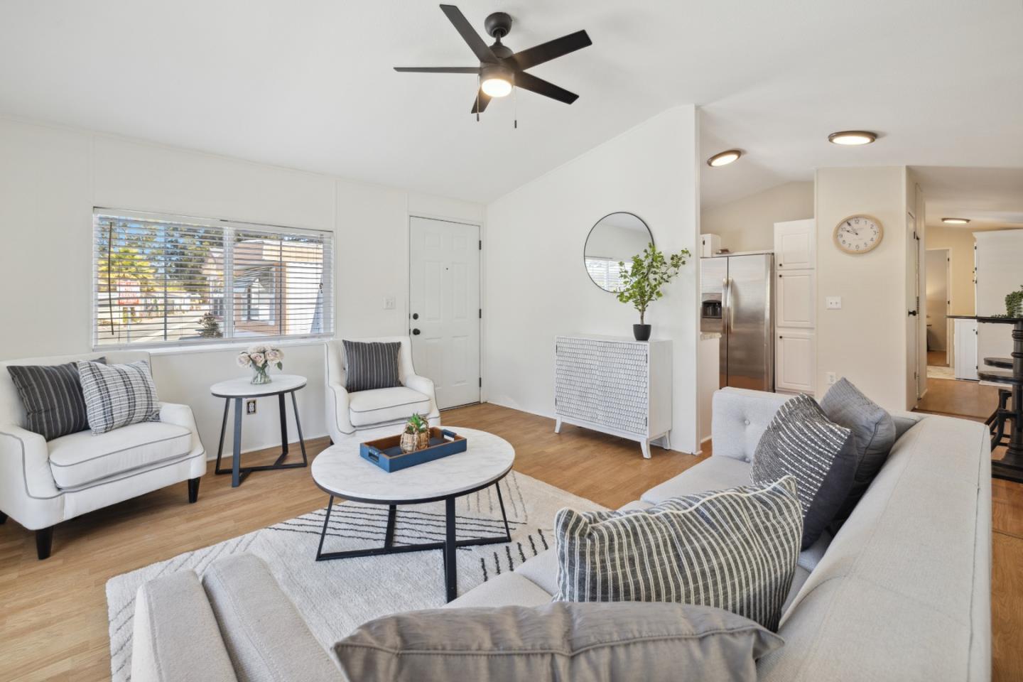 Detail Gallery Image 2 of 5 For 2565 Portola Dr #32,  Santa Cruz,  CA 95062 - 2 Beds | 1 Baths