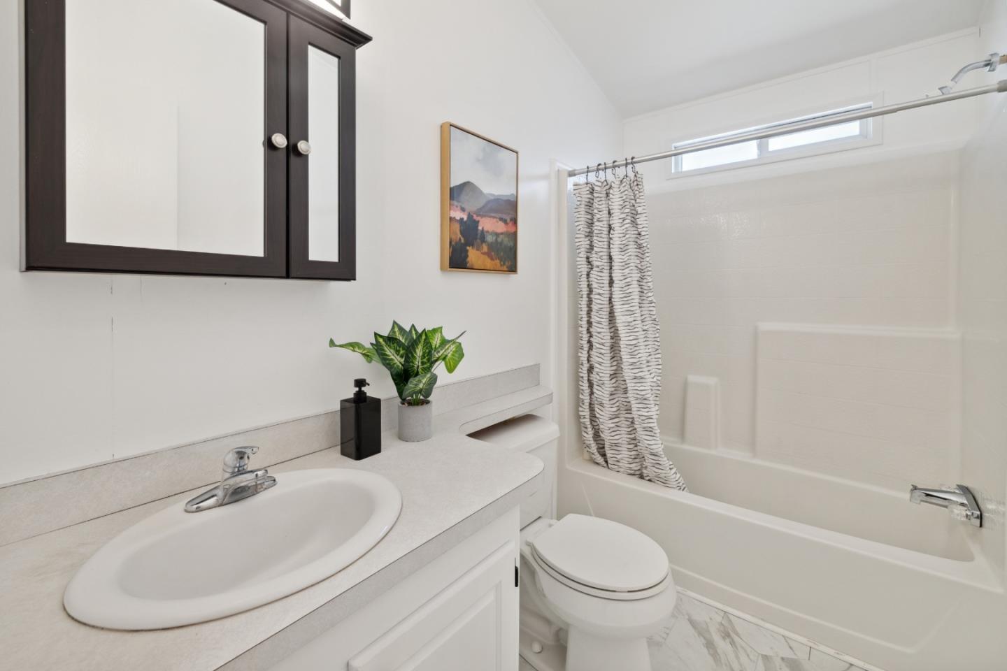 Detail Gallery Image 9 of 27 For 2565 Portola Dr #32,  Santa Cruz,  CA 95062 - 2 Beds | 1 Baths