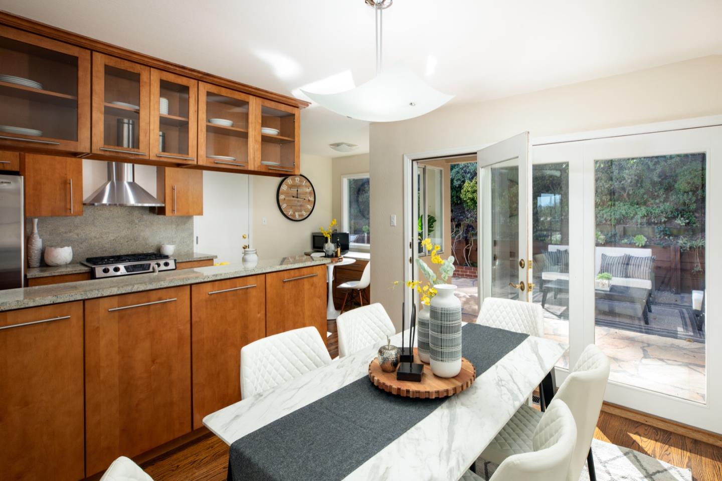 Detail Gallery Image 5 of 17 For 3615 Highland Ave, Redwood City,  CA 94062 - 3 Beds | 2 Baths